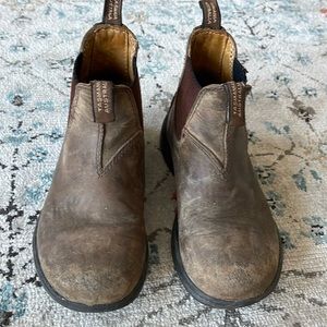 Blundstone size 1 kids boot